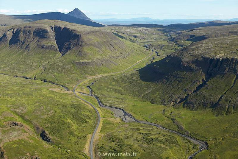 driving_the_ring_road_in_iceland_west
