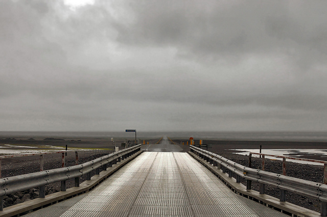 driving_the_ring_road_in_iceland_the_south_coast_bridge