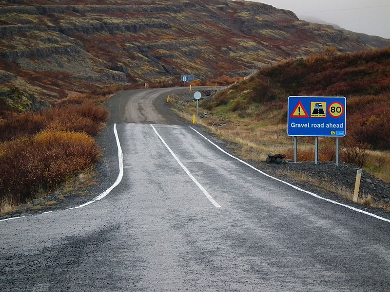 driving_on_gravel_roads_in_iceland
