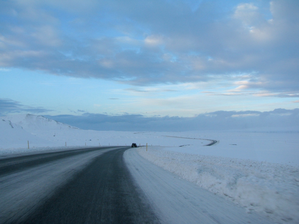 Driving in winter in Iceland
